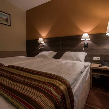 By Desilva Mikołajki