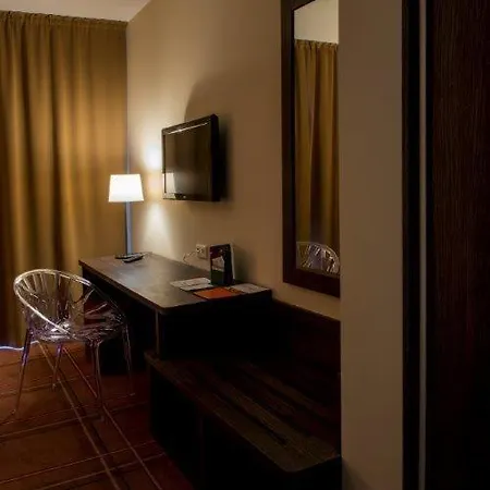 Hotel By Desilva