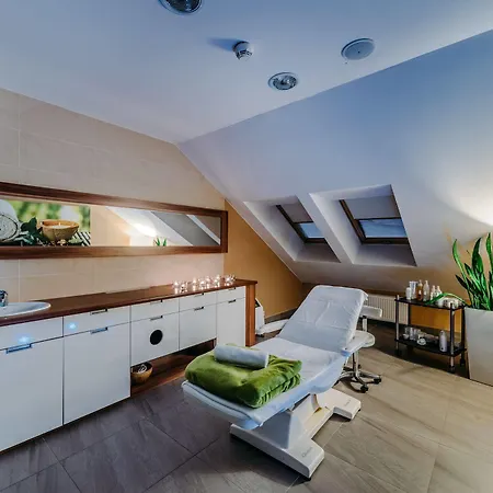 By Desilva Mikołajki